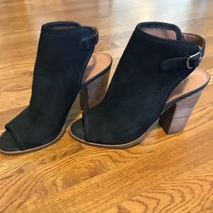 Lucky brand leather peep toe
